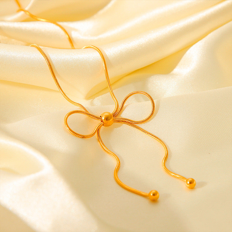 Bow Necklace