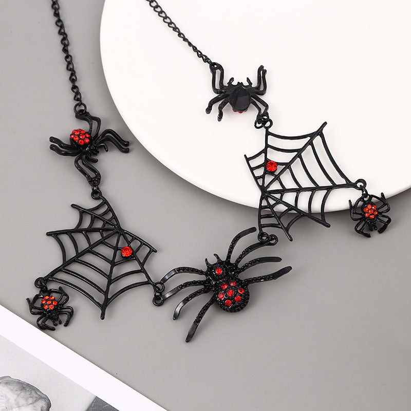 Creeping Spiders Necklace