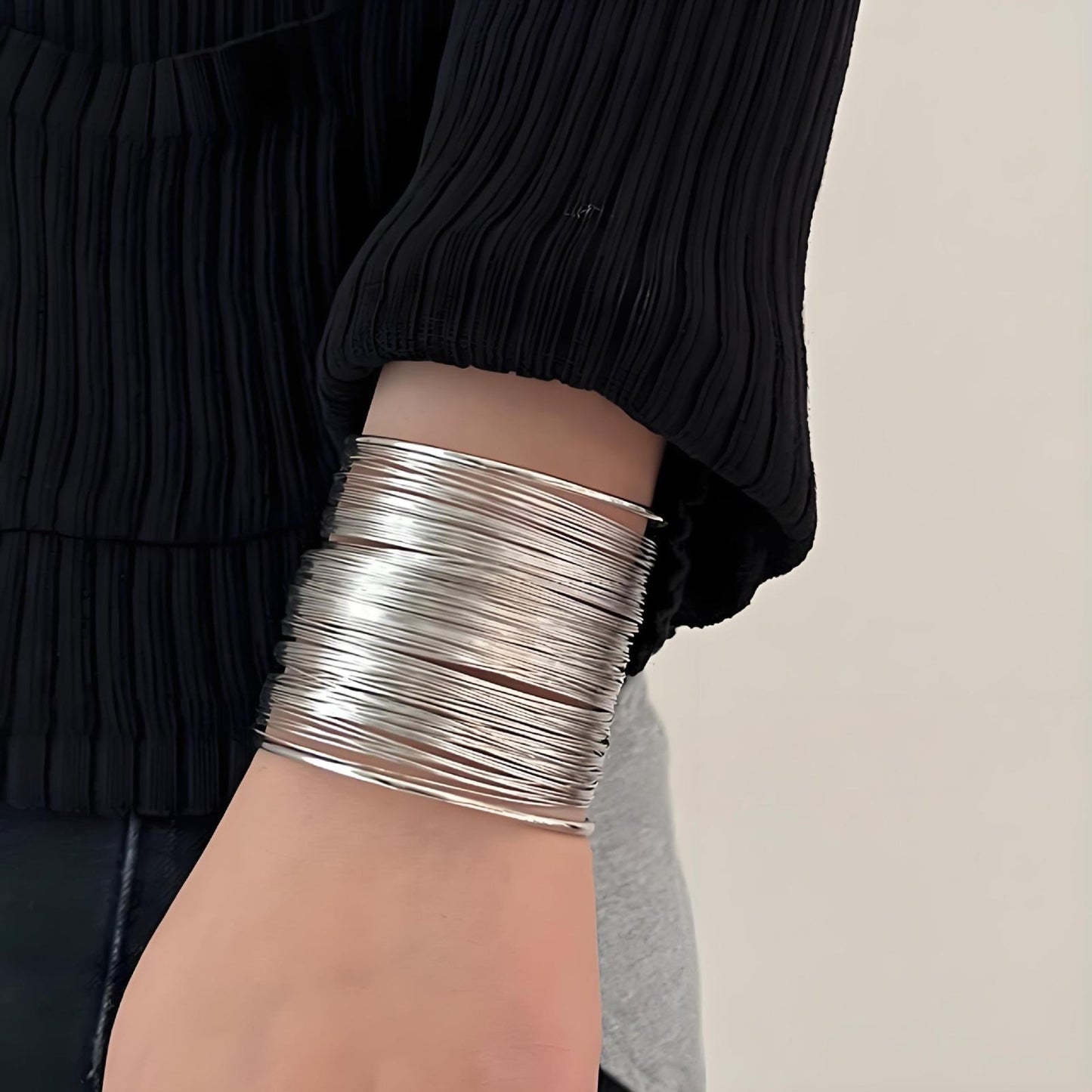 Silver Echo Coiled Handcuff