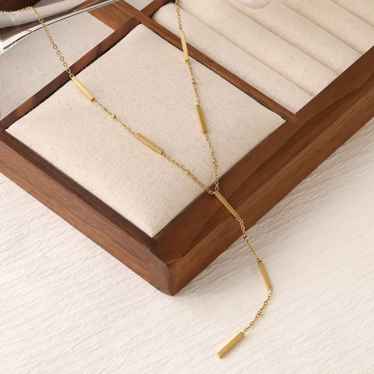 Eleanor Lariat Y-necklace