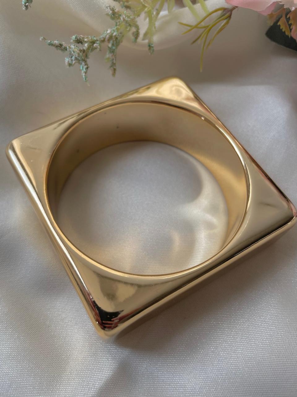 Slaycation Golden Bangle