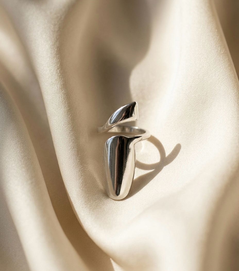 Iconic Diva Naif Cuff Ring