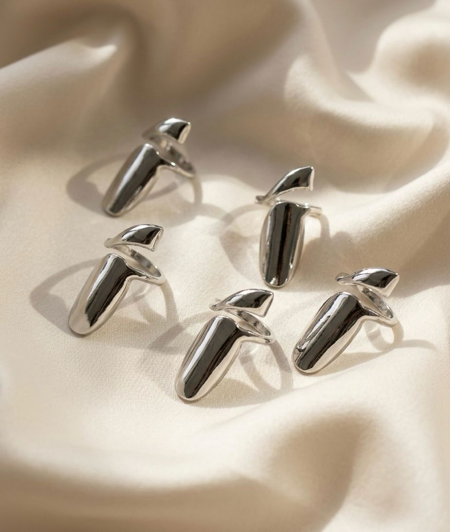Iconic Diva Naif Cuff Ring