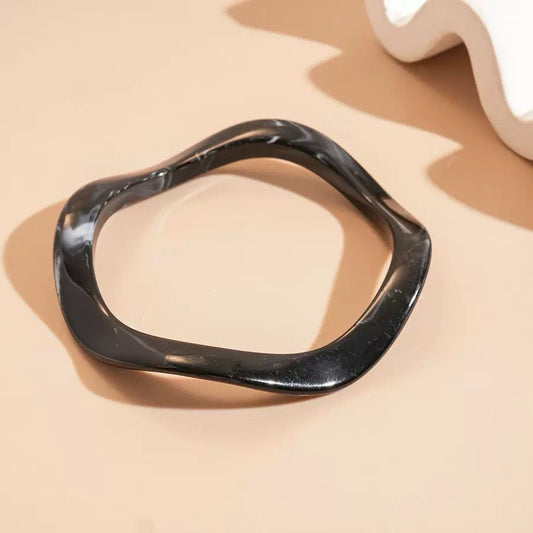 Curvy-Groovy Acrylic Bangle